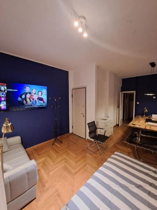Chic Comfort: Where Cozy Meets Professional Atena Exterior foto